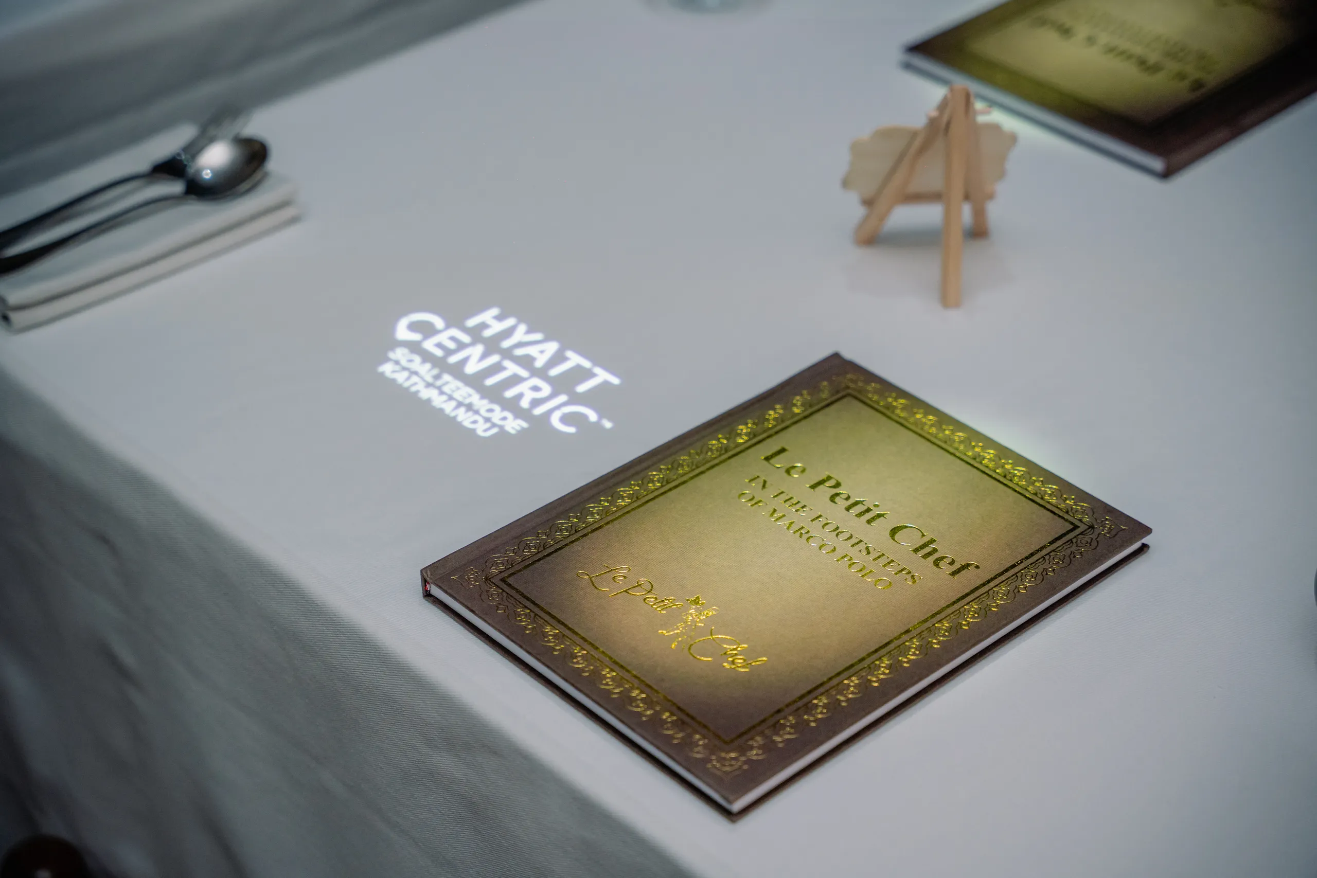 3D projection of the Le Petit Chef book
