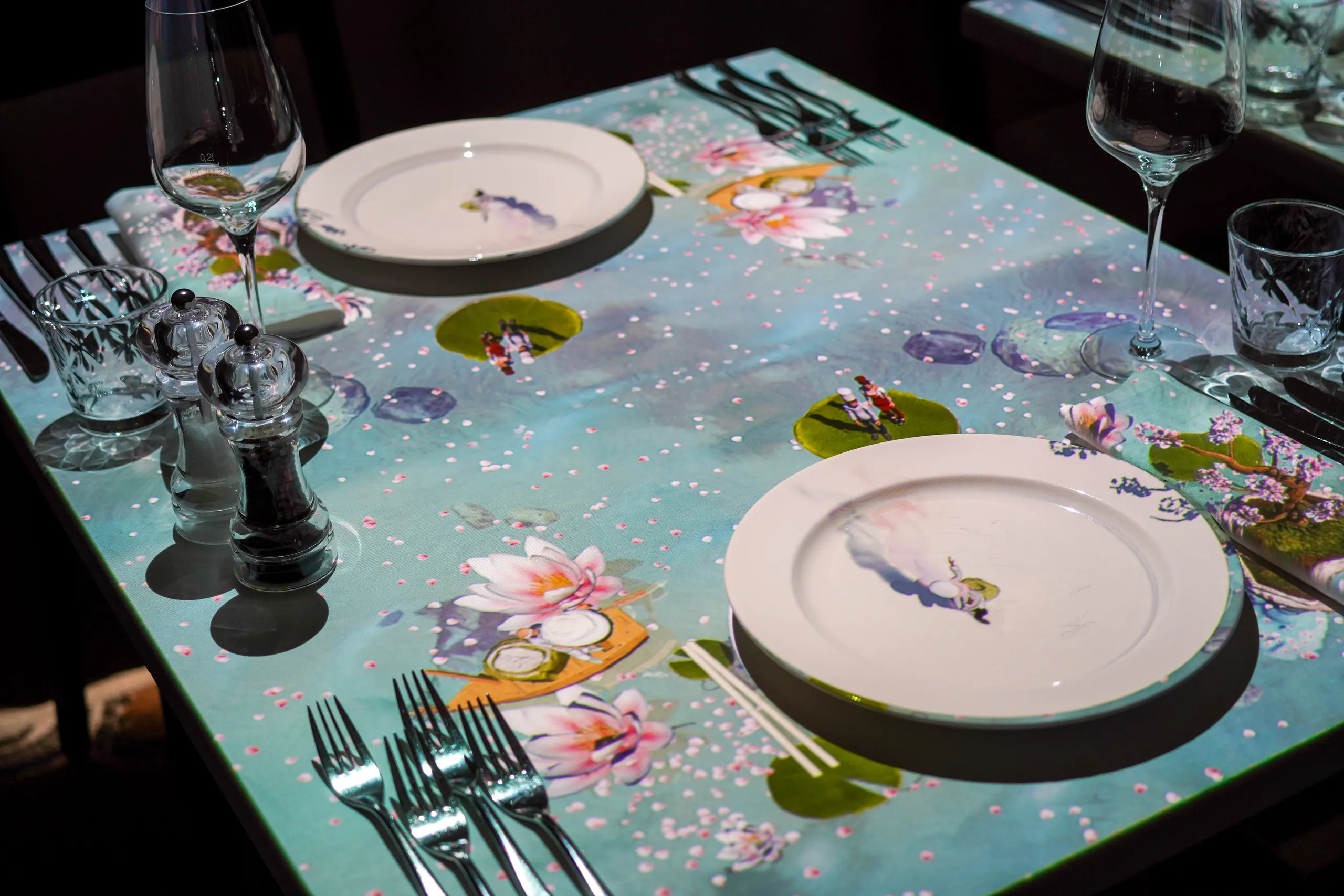 Forest-themed table projection